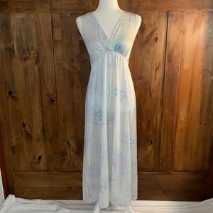 Vanity Fair | Vintage 70’s Long Nightgown